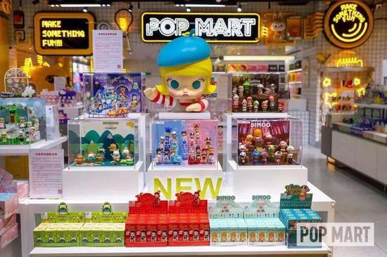 POP MART的Molly系列2018年卖出400万个 仅国内的销售额就达2亿多元