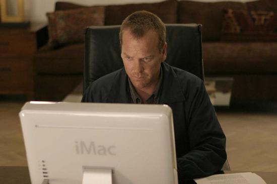 ▲ 到了第五季,鲍尔的电脑已经升级成了 iMac。