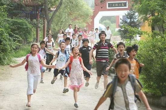 ▲电影《孩子那些事儿》(2010)剧照。
