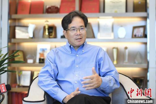 资料图:全国人大代表、贝达药业股份有限公司董事长兼首席执行官丁列明。 王刚 摄