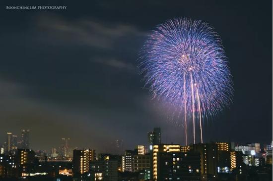 蓝色烟花(图源:林文城)