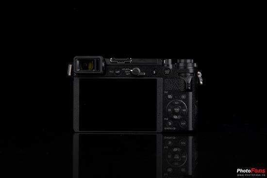 松下LUMIX GX9机身背面
