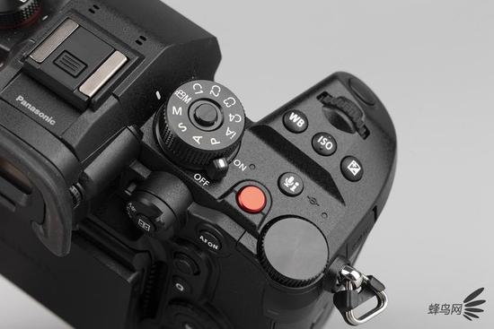 松下LUMIX GH6机身右肩按键布局