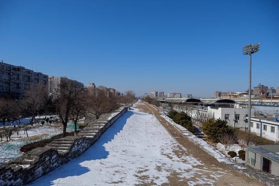 焦距:12mm 光圈:f/3.9 ISO感光度:50 曝光时间:1/1000s 曝光补偿:0EV 白平衡:自动