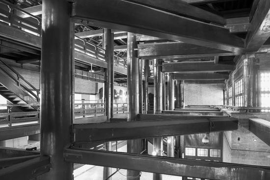 焦距:12mm 光圈:f/3.7 ISO感光度:800 曝光时间:1/6s 曝光补偿:0EV 白平衡:自动