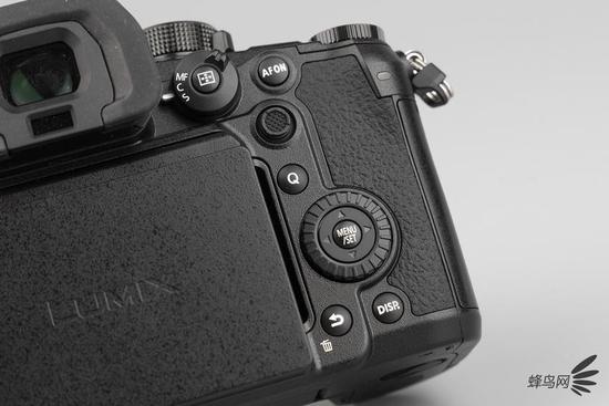 松下LUMIX GH6机身背部按键区域