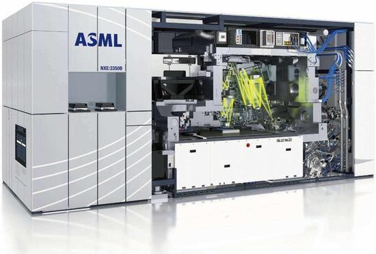 ASML的光刻机是目前最有名的,而且价格极其昂贵