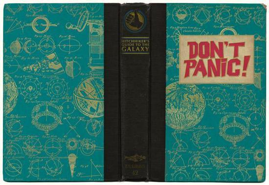 ▲在封面或封底印着“Don’t Panic”后来成了约定俗成的设计(来源:uncubemagazine)