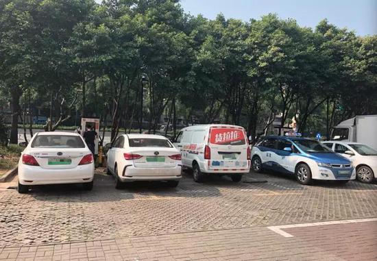 “价钱如果再实在点,我今天就确定下来了。”