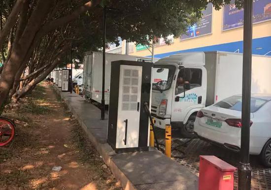 “车就像房子,都是刚需,谁买了自住的房子后,还关心房价涨跌?”