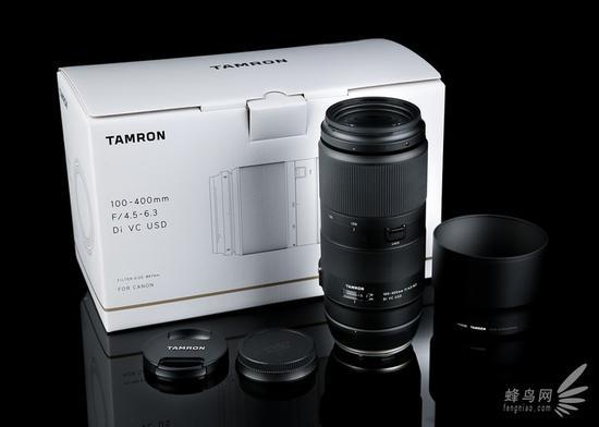 腾龙100-400mm f/4.5-6.3 Di VC USD 产品包装内的产品与零件