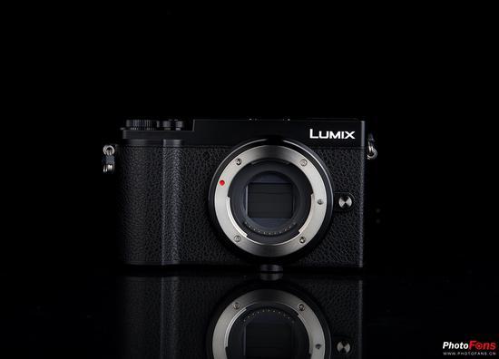 松下LUMIX GX9机身正面
