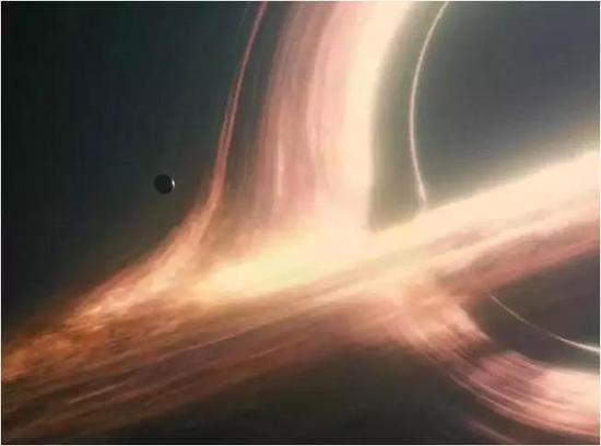 暗物质恒星并非黑洞,但会异常寒冷并与众不同。它可能属于另一个宇宙。图片来源:Interstellar / Paramount