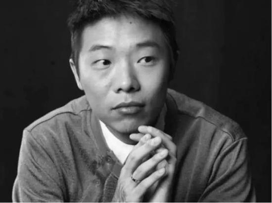 他曾那么年轻、阳光,有理想,有追求。