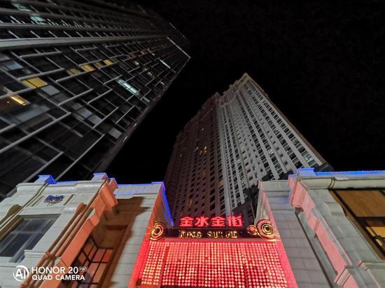 超广角模式+AIS手持超级夜景