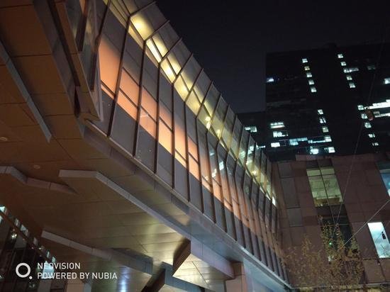 努比亚Z18mini夜景样张