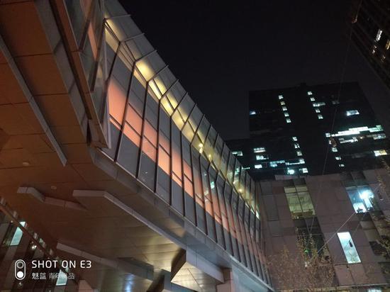 魅蓝E3夜景样张