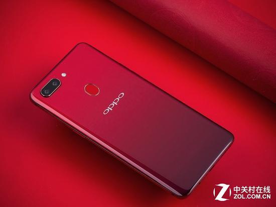 OPPO R15梦镜版背后大弧度