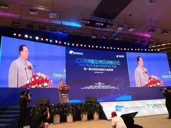 “我以毛泽东的名义感谢你们”。