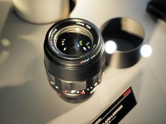 福伦达110mm F2.5微距镜头(图片源自:photorumors.com)