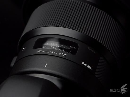 适马105mm F1.4 Art对焦指示窗