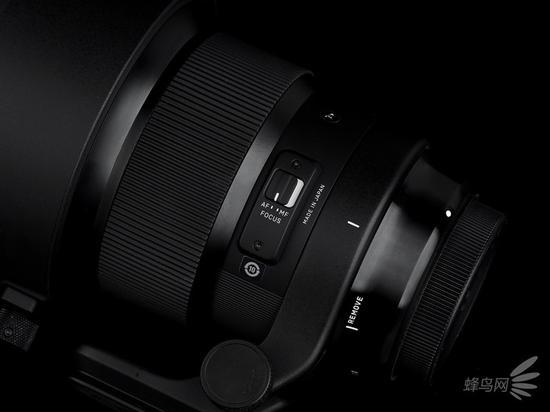 适马105mm F1.4 Art对焦模式切换键