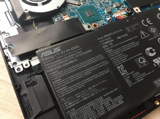 华硕飞行堡垒6 内置电池