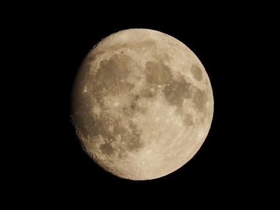 焦距:359mm 光圈:f/6.3 ISO感光度:250