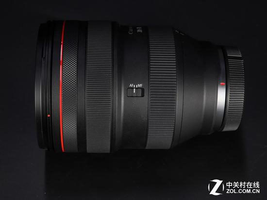 镜头具有自定义功能环,拨杆上只有一个AF/MF调整