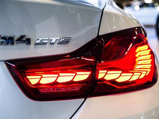 宝马M4 GTS(F82)的OLED尾灯(图源:BMWBLOG)