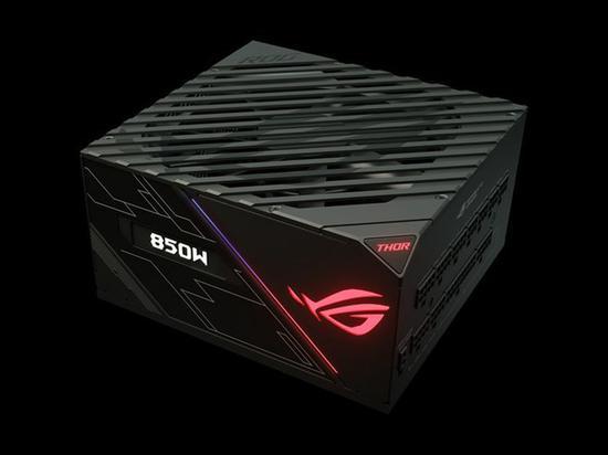 ROG THOR电源侧面的OLED屏正在显示数字(图源:ASUS)