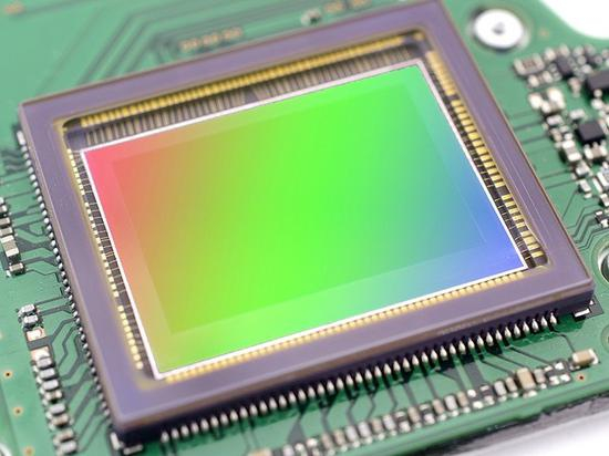 传感器上并非所有部分都能用来成像,“有效像素”才是我们追求的参数