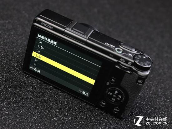 GR3依旧配备了该系列的招牌功能——SnapShot(其实就是固定焦点位置去拍摄)