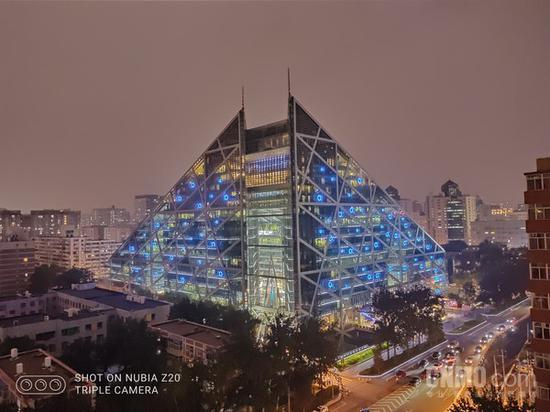 努比亚Z20样张(夜景模式)