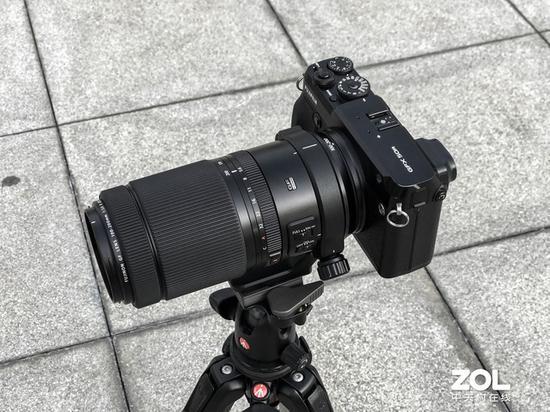富士GF100-200mm F5.6是一枚轻量化的风光镜头