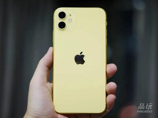 · iPhone 11