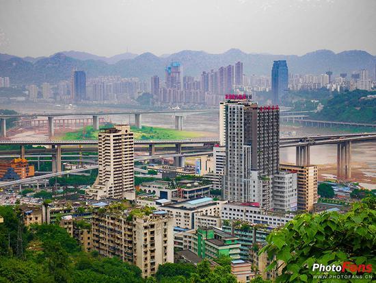 快门速度:1/640s 光圈:F5.6 感光度:ISO200 焦距:64mm