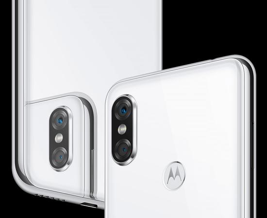 ▲ 像不像苹果官网的 iPhone X 详情页中的图片