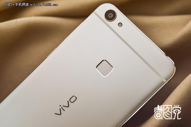 vivo X6背面指纹识别与摄像头