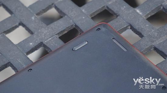 联想ideapad 700S机身D面胶垫和扬声器