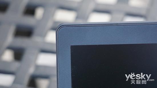 联想ideapad 700S机身B面边框