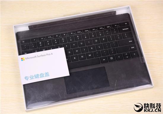 键盘保护套的包装相当简洁