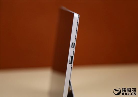 Mini DP和USB 3.0接口