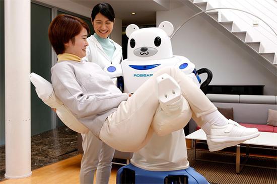 熊护士ROBEAR机器人,能做很多护理工作,可以模拟出人的怀抱感。外表萌萌哒,可以送你一个爱的抱抱