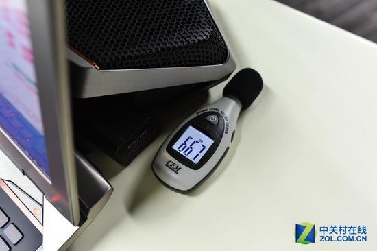 华硕GX700VO在百分之百转速时噪音达到66.7分贝 百分之七十五转速时不见下降