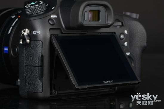 索尼黑卡™RX10III可翻折液晶屏
