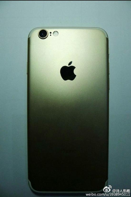 疑iPhone 7工程机谍照(图片引自新浪微博)
