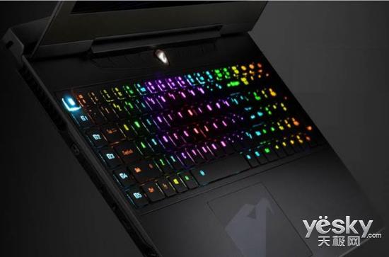 Aorus RGB Fusion背光彩色键盘