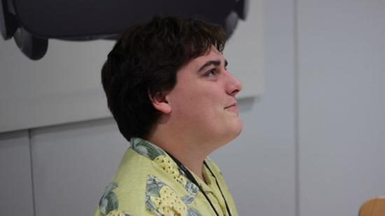 总之,从外观上你会怀疑:就是这个胖子一手带动了全球VR风暴?