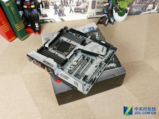 微星X99A XPOWER GAMMING TITANIUM